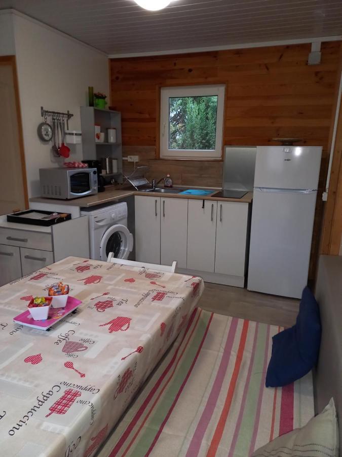 Chalet 4 Personnes Montolieu Экстерьер фото